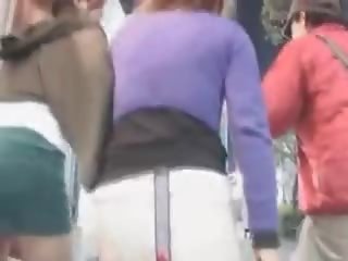 Asian Teen Hotties Flashing enticing Legs In Mini Skirts Outdoor