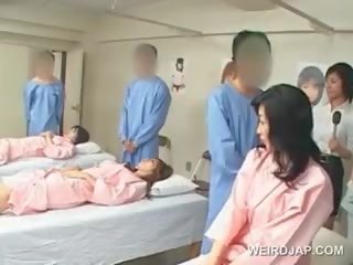 Азиатки брюнетка скъпа удари космати manhood при на болница